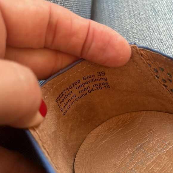 Dansko Sz 39 (8) Blue Perforated Leather Slip On Loafers EUC - Picture 7 of 11